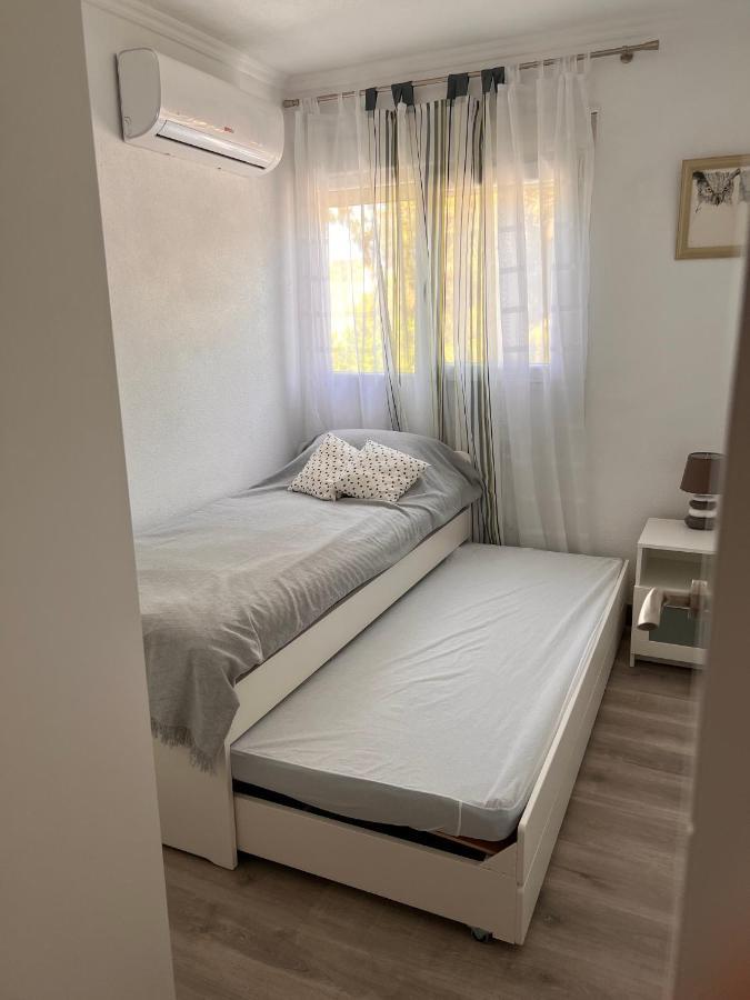 Orihuela Costa 3 Bdr Condo On La Zenia Beach With Patio ภายนอก รูปภาพ